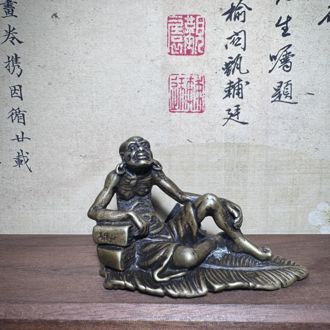 Brass Eighteen Arhats Miniatur - огляд і ціна Unique Table Accessories
